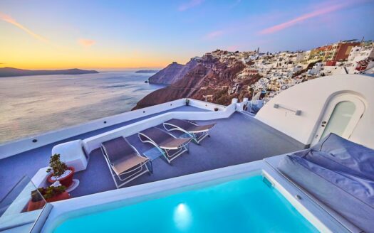 Cycladic home in Fira, Greece