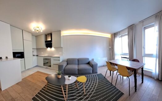 Bright apartment with separate bedroom, 4 minutes from the metro, renovated in a very quiet building.